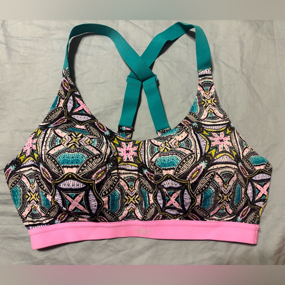 Victoria’s Secret Sport crossback printed sports bra sz 34C